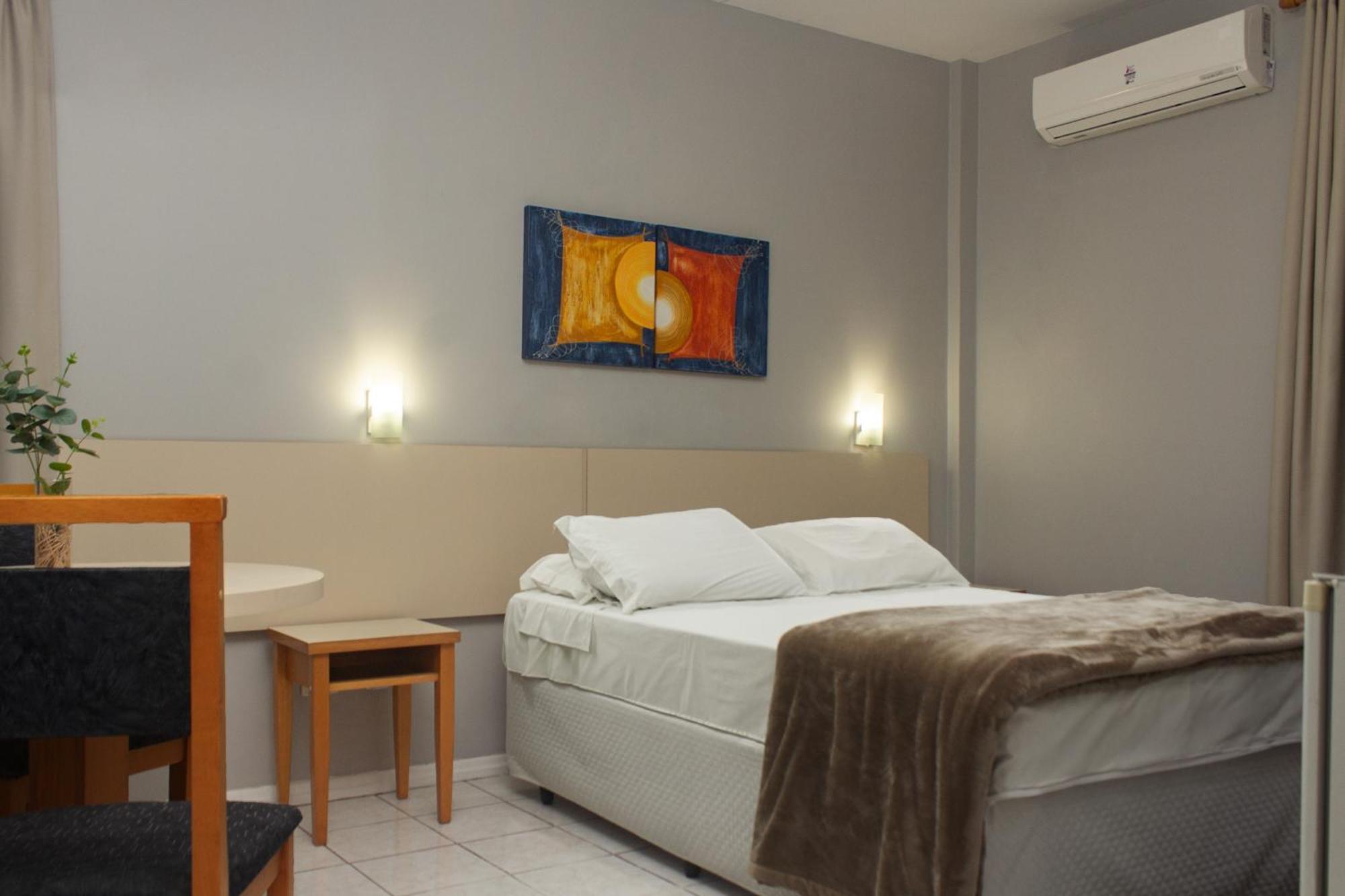 Hotel Cavera Alegrete Extérieur photo